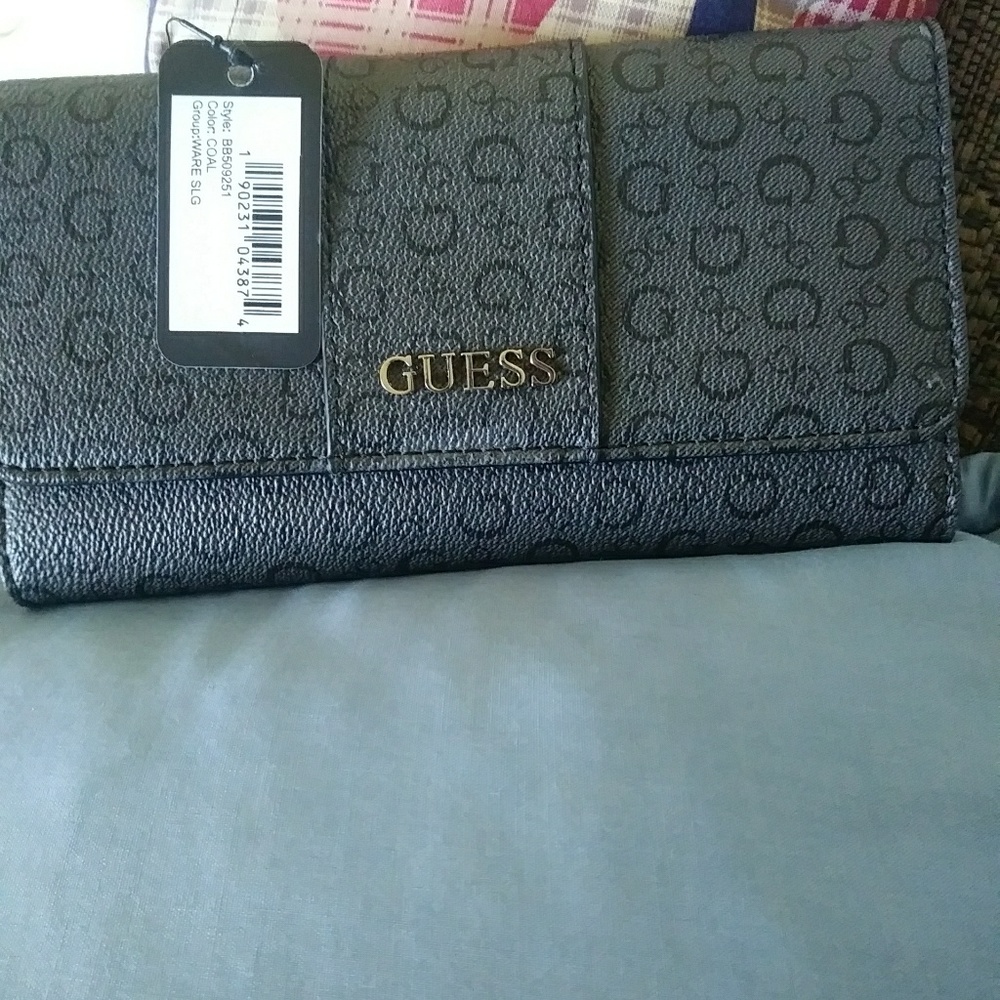 Guess Women TriFold Wallet